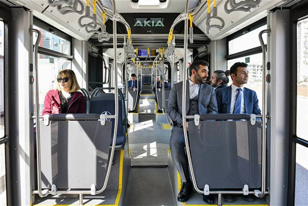 İlk metrobüs hattı Gölbaşı-Ulus arasında seferlere başlıyor: Araçlar gelmeye başladı! Ankaralılara hayırlı olsun 20